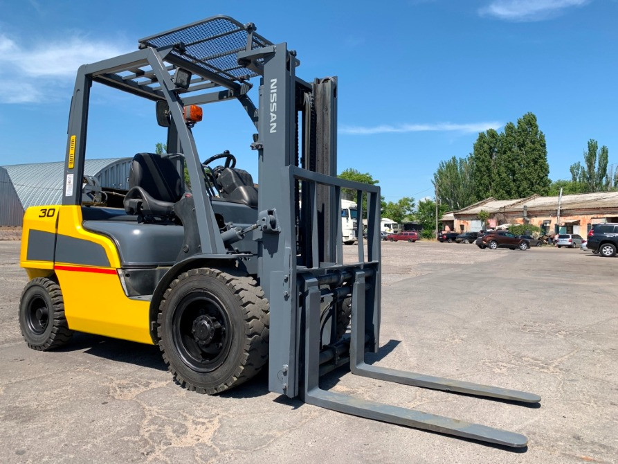 Вилочный погрузчик Nissan на 3 тонны, с синхронным позиционером вил. Модель UG1F2A30D Винница - изображение 6