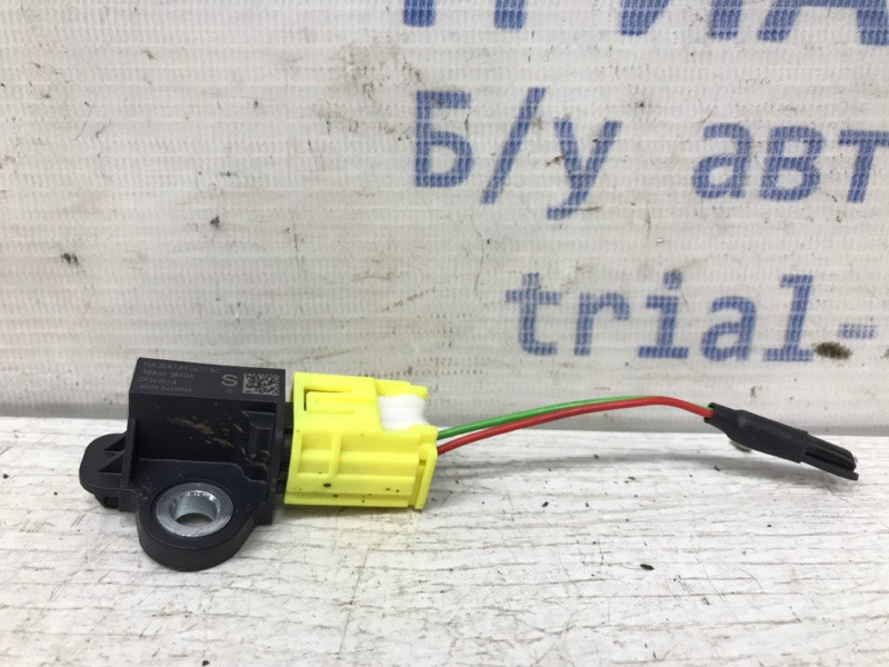 Датчик удара (AIRBAG) Nissan Qashqai J11 1.2 БЕНЗИН HRA2DDT 2013 (б/у) Киев - изображение 1