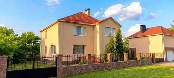 Продаж від власника- затишний будинок 300 м² з ділянкою 30 соток Киев