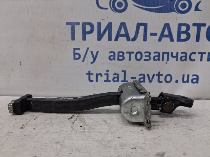 Ограничитель двери задний правый Jeep Cherokee KL 2.4 БЕНЗИН ED6 2013 (б/у) Київ - зображення 1