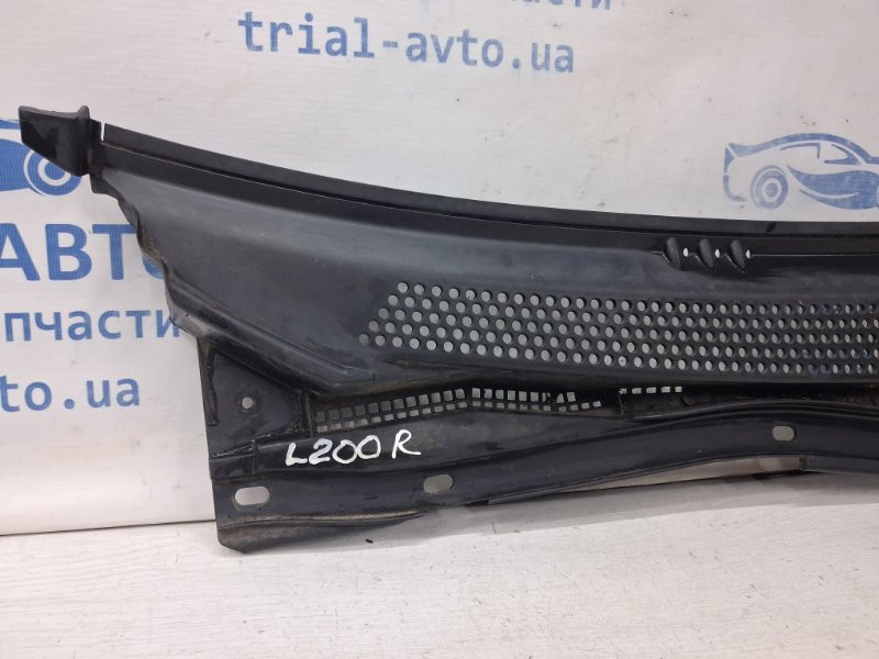 Дефлектор радиатора Mitsubishi L200 KB 2.5 DIESEL 4D56 2006 прав. (б/у) Киев - изображение 2