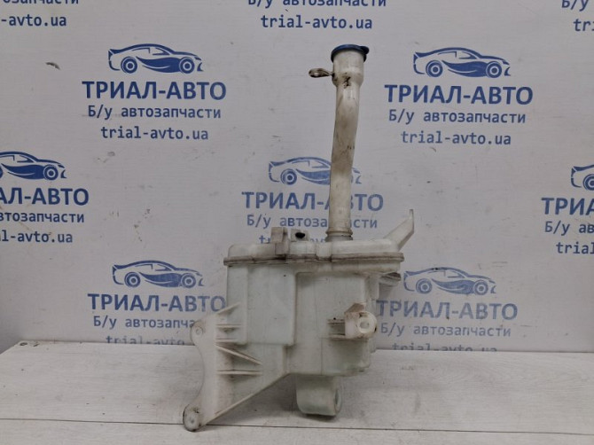 Бачок омывателя Toyota Auris E150 1.6 БЕНЗИН 1ZRFAE 2006 (б/у) Київ - зображення 2
