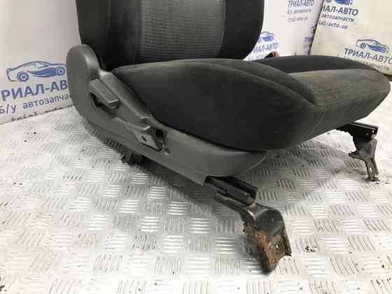 Сиденье переднее правое Mitsubishi Pajero Sport K9 2.5 DIESEL 4D56 1996 (б/у) Киев
