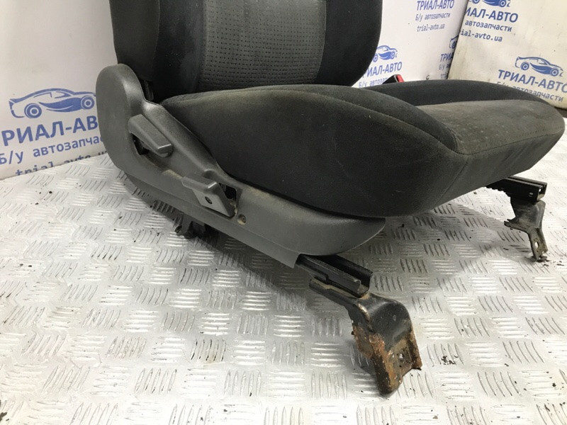 Сиденье переднее правое Mitsubishi Pajero Sport K9 2.5 DIESEL 4D56 1996 (б/у) Киев - изображение 4