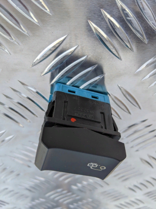 1832327 Кнопка шторка люка DAF XF 106 Euro 6 Львов - изображение 4