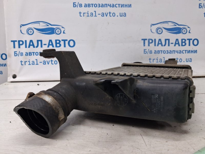 Радиатор интеркуллера Mitsubishi L200 KB 2.5 DIESEL 4D56 2006 (б/у) Киев - изображение 2
