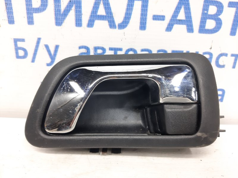 Ручка двери внутренняя левая Mitsubishi Pajero Wagon 4 3.2 ДИЗЕЛЬ 4M41 2006 (б/у) Київ - зображення 1