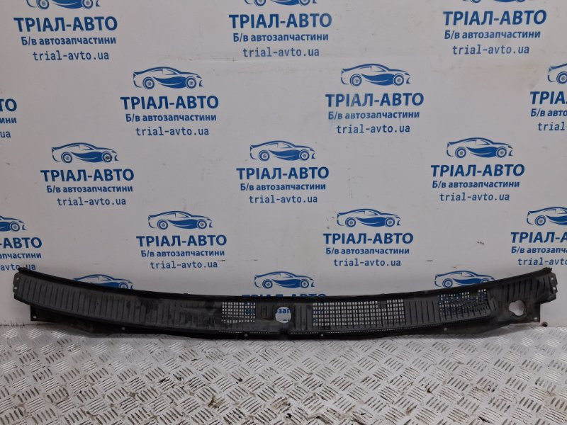 Дефлектор дворников Mitsubishi Pajero Wagon 3 3.2 ДИЗЕЛЬ 4M41 1999 (б/у) Київ - зображення 1