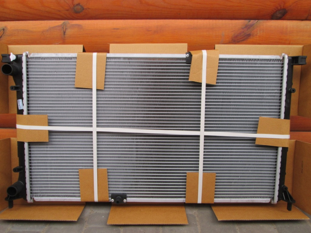 Радиатор охлаждения двигателя Opel Vivaro 2.5 dCi 2000-2006 Ковель - изображение 1