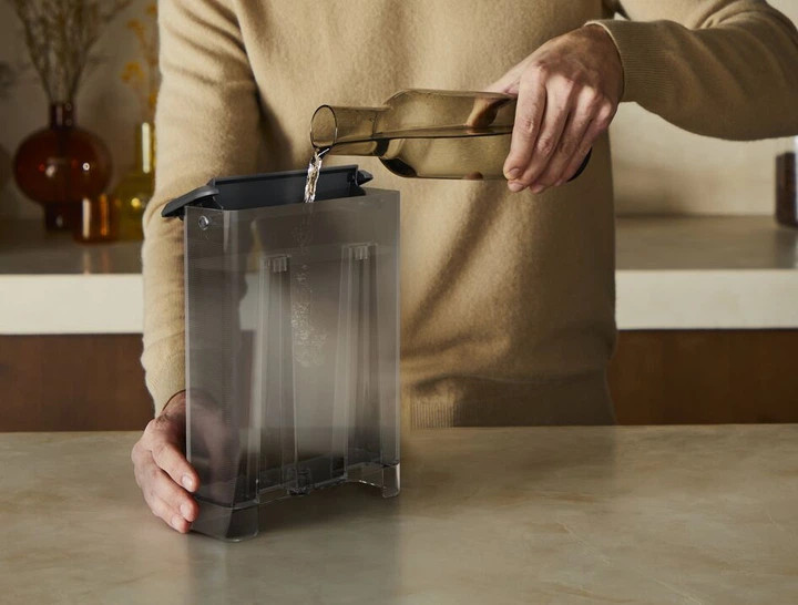 Кофеварка рожковая Krups Opio XP381810 15 Бар черная Київ - зображення 2