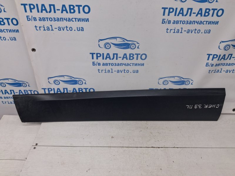 Накладка двери Jeep Cherokee KL 2.4 БЕНЗИН ED6 2013 перед. лев. (б/у) Київ - зображення 1