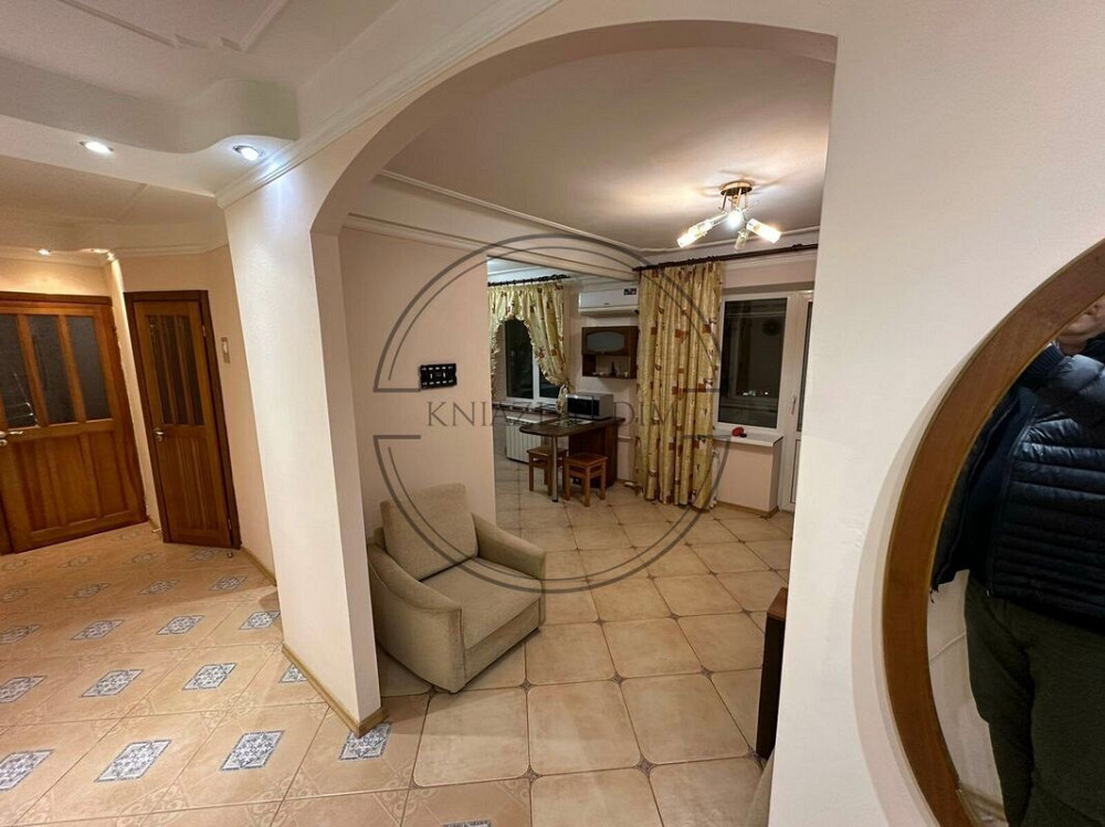 Затишна трикімнатна квартира біля метро Лівобережна, код №11200977 Київ - зображення 4