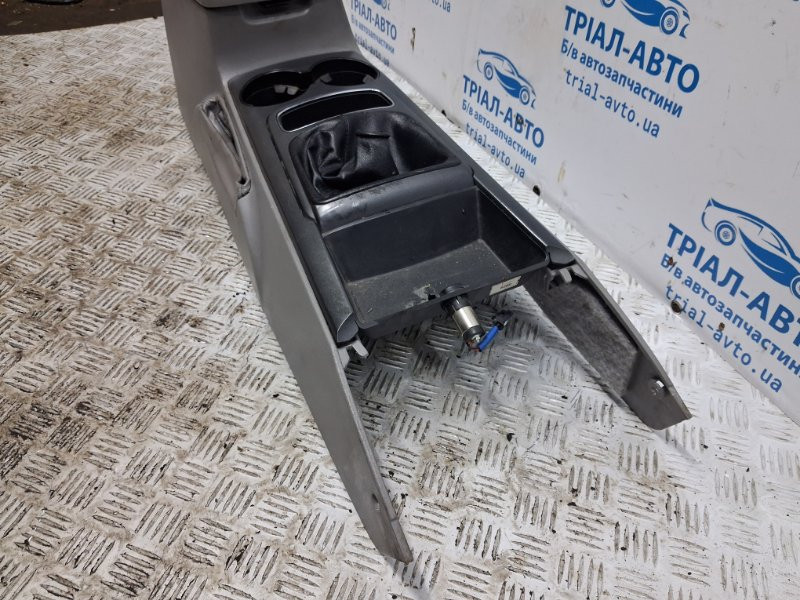 Подлокотник Kia Sorento BL 2.5 DIESEL D4CB 2002 (б/у) Київ - зображення 6