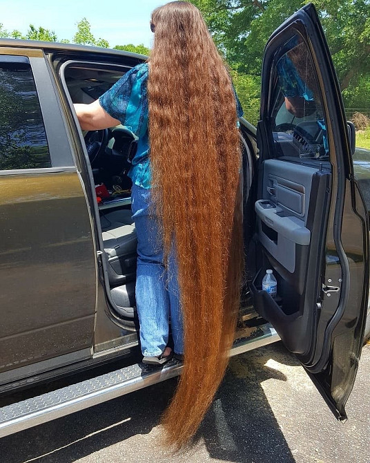 Приймаю волосся у ХАРКОВІ від 35 см.Для мене важливий не обсяг, а якість Вайбер 0961002722 Харків - зображення 1