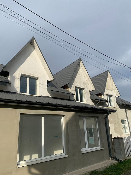 Двоповерховий будинок у центрі Делятина Яремче - изображение 1