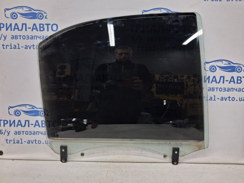 Стекло двери заднее правое Kia Sorento BL 2.5 DIESEL D4CB 2002 (б/у) Київ - зображення 1