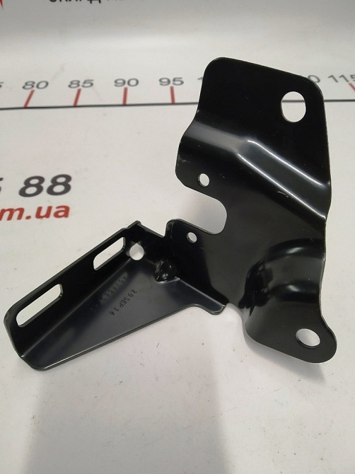 Кронштейн сиденья второго ряда левый AWD Tesla model S, model S REST 1006862-00-B Київ - зображення 1