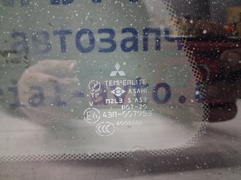 Стекло в кузов заднее левое Mitsubishi Outlander CU 2.4 БЕНЗИН 4G69 2003 (б/у) Київ - зображення 2