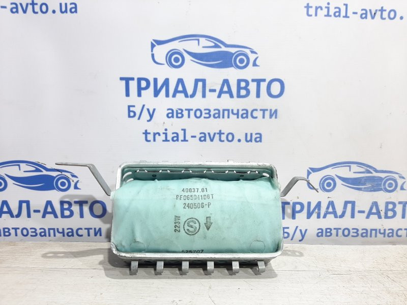 Подушка безопасности в торпеду Toyota Avensis T25 1.8 БЕНЗИН 1ZZFE 2002 (б/у) Киев - изображение 1