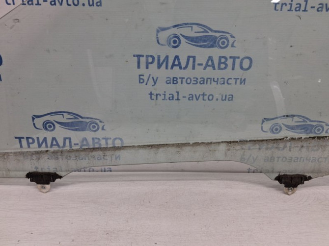 Стекло двери переднее левое Mitsubishi ASX GA 1.8 DIESEL 4N13 2010 (б/у) Київ - зображення 2
