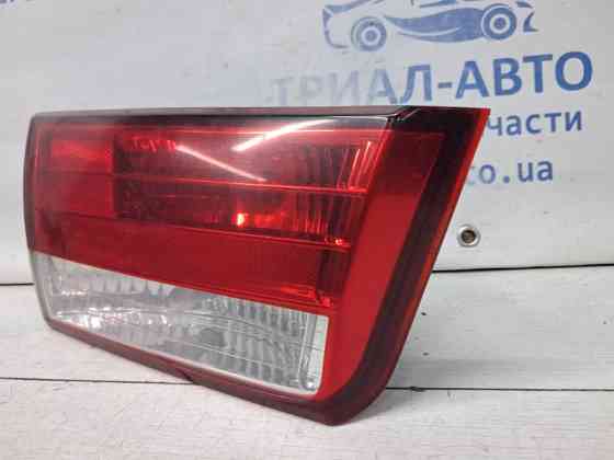 Фонарь задний внутренний левый Hyundai Sonata NF 2.4 БЕНЗИН G4KC 2004 (б/у) Киев