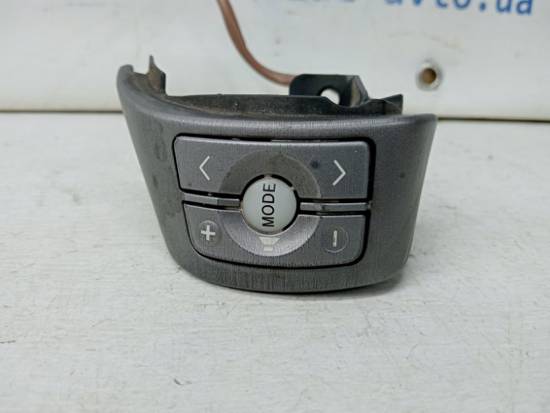 Кнопка руля Toyota RAV 4 2005-2016 8424742030 (Арт. 60532) Киев - изображение 1