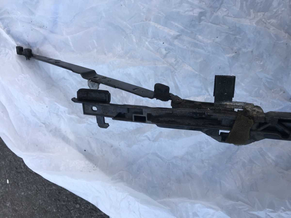 Направляющая Салазка для стекляного люка на W-140 Київ - зображення 6