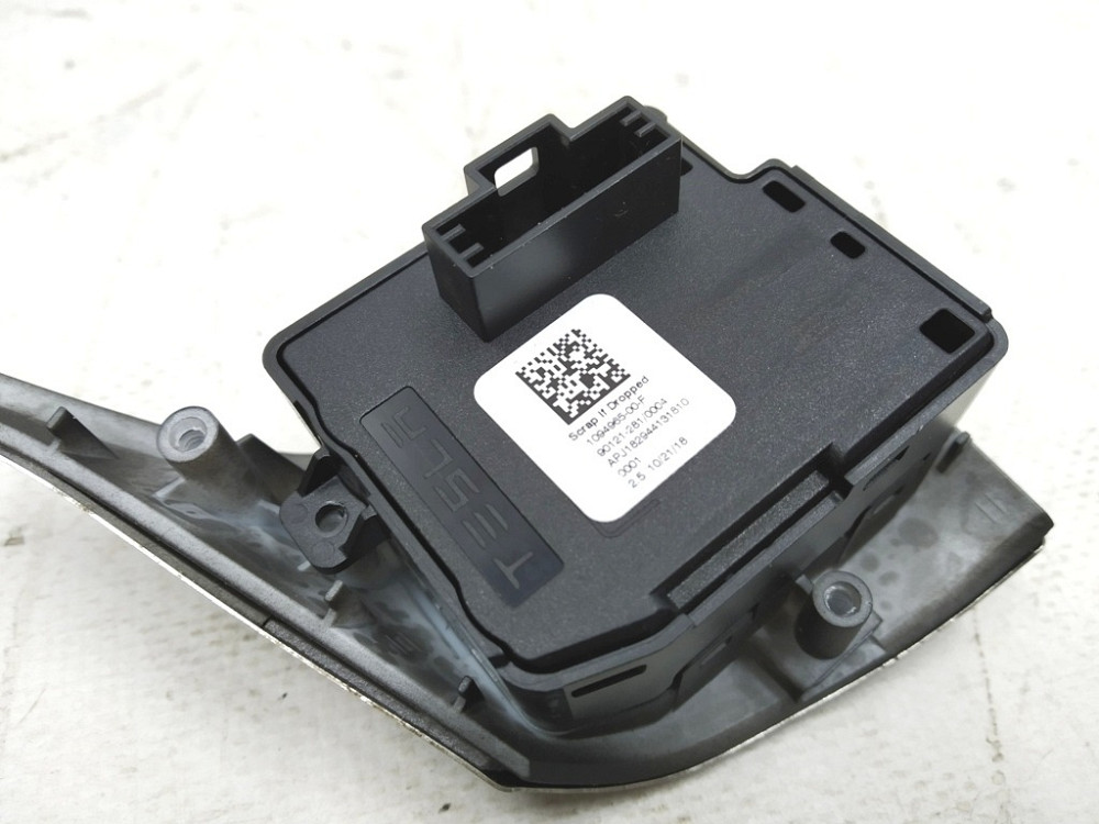 Кнопка переключения (на руле) правая накладка Carbon Tesla model 1583975-00-A Киев - изображение 3