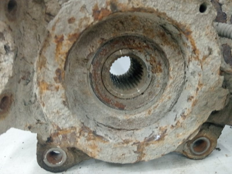 Кулак поворотный левый со ступицей SsangYong Kyron DJ 2.7 D27DT 2005 (б/у) Киев - изображение 4