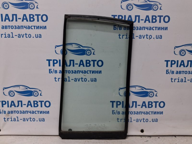 Стекло двери задней правой (форточка) Mitsubishi Pajero Wagon 3 3.2 ДИЗЕЛЬ 4M41 1999 (б/у) Київ - зображення 2