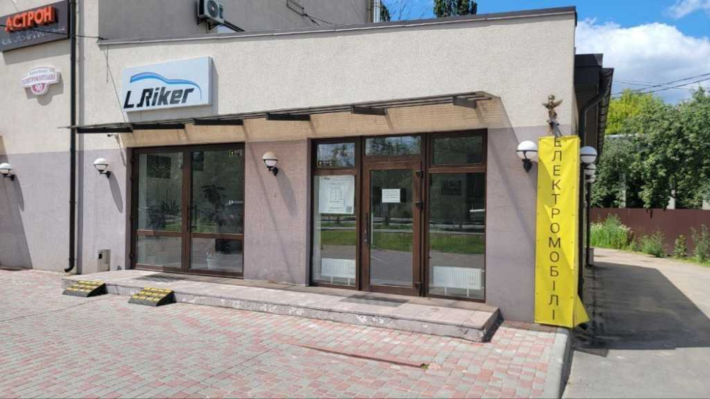 Оренда магазин / автосалон / шоурум 93м2, просп. Повітряних сил, 90. Киев - изображение 1