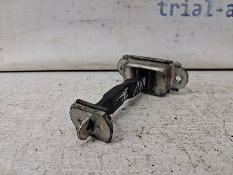 Ограничитель двери задний левый Nissan Navara D40 2.5 DIESEL YD25DDTI 2004 (б/у) Киев - изображение 3