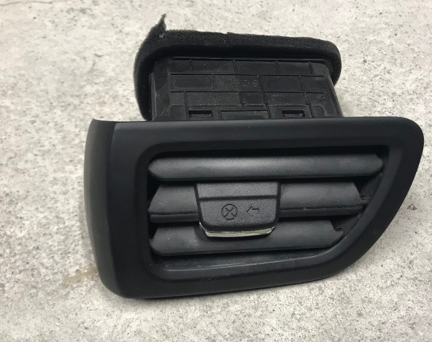 Бу дефлектор воздушный левый наружный Kia Rio 3 Кропивницкий - изображение 1