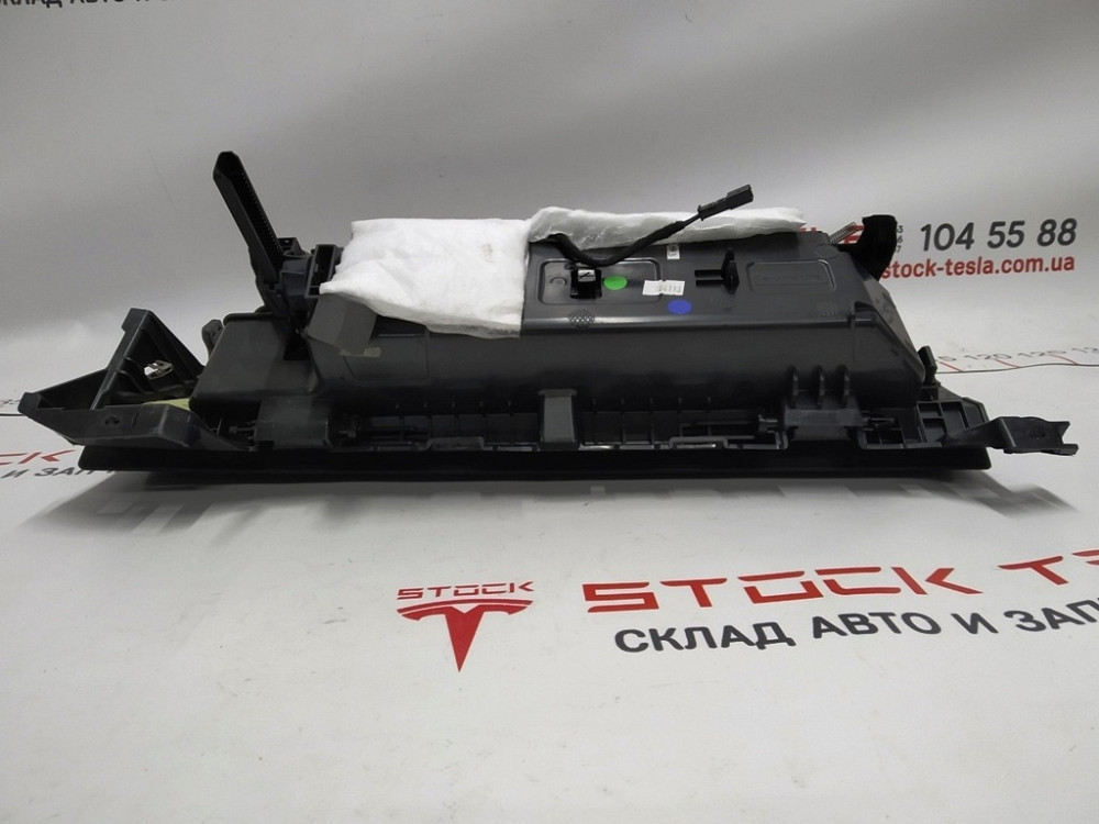 Бардачок (перчаточный ящик) BLK BASE Tesla model 3 1083340-00-H Київ - зображення 3
