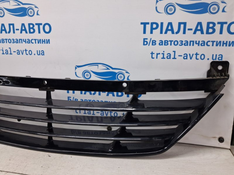 Решетка бампера центральная Hyundai IX35 LM 1.7 DIESEL D4FD 2009 (б/у) Киев - изображение 3