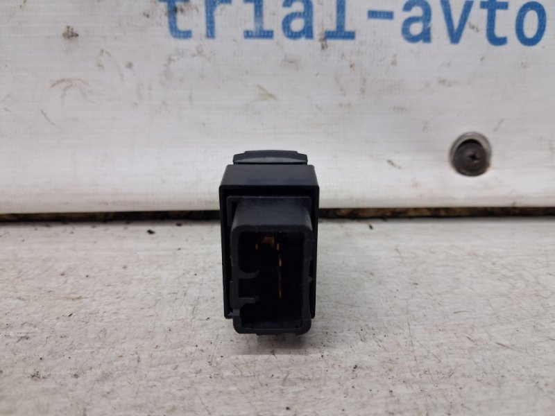 Кнопка стеклоподъемника Hyundai IX35 LM 1.7 DIESEL D4FD 2009 (б/у) Киев - изображение 1