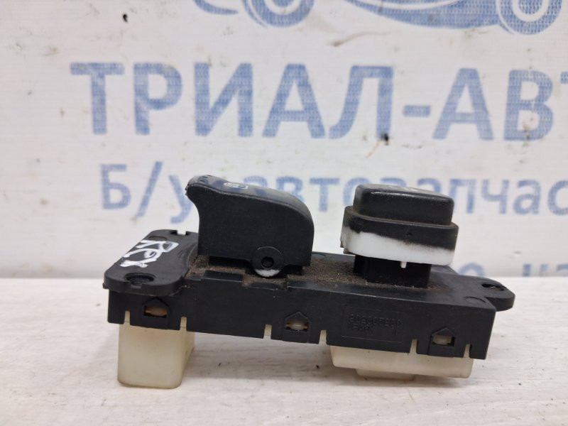 Кнопка стеклоподъемника SsangYong Rexton Y250 2.7 D27DT 2006 перед. (б/у) Киев - изображение 1