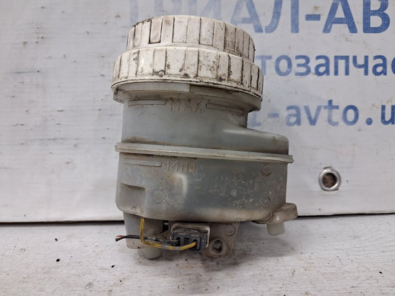 Бачок главного тормозного цилиндра Mitsubishi L200 KB 2.5 DIESEL 4D56 2006 (б/у) Київ - зображення 4