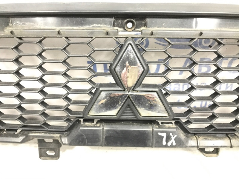 Решетка радиатора Рестайлинг Mitsubishi Outlander XL 2.2 DIESEL 4N14 2007 (б/у) Київ - зображення 4