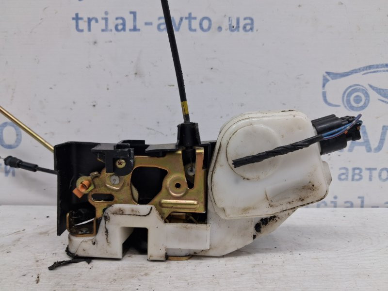 Замок двери передний левый Mitsubishi Pajero Wagon 3 3.2 ДИЗЕЛЬ 4M41 1999 (б/у) Киев - изображение 3