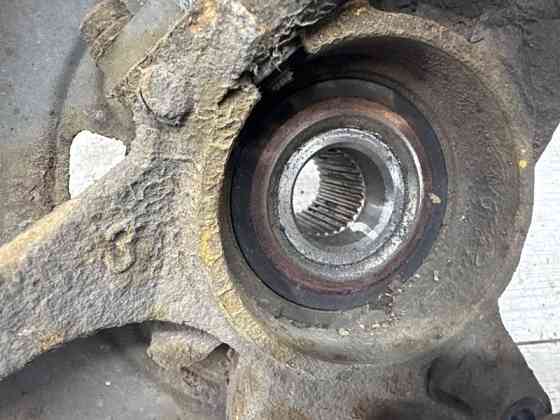 Кулак поворотный левый со ступицей Toyota Camry XV30 3.0 БЕНЗИН 1MZFE 2001 (б/у) Киев