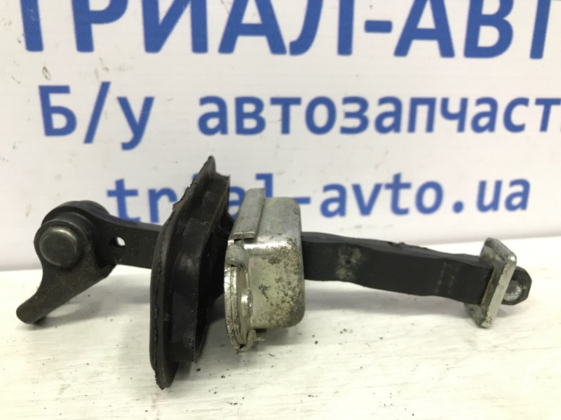 Ограничитель двери задний правый Nissan Qashqai J10 2.0 БЕНЗИН MR20DE 2006 (б/у) Киев - изображение 1