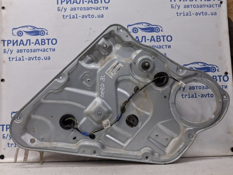 Стеклоподъемник задний левый (ручной) Kia Ceed ED 1.6 DIESEL D4FB 2006 (б/у) Киев - изображение 1