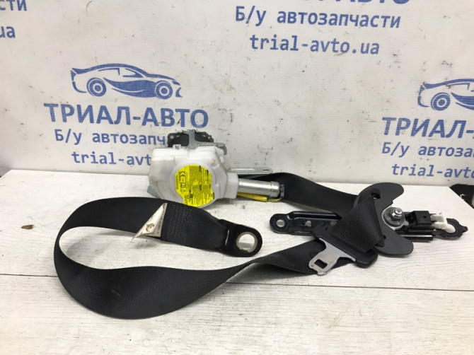 Ремень безопасности передний правый Toyota Avensis T27 2.0 DIESEL 2009 (б/у) Київ - зображення 1