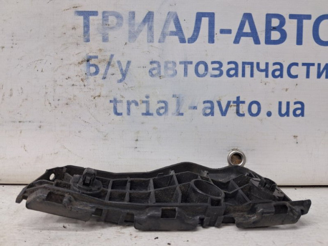 Кронштейн бампера передний правый Toyota Auris E150 1.6 БЕНЗИН 1ZRFAE 2006 (б/у) Київ - зображення 3