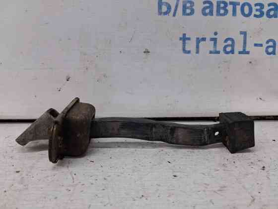 Ограничитель двери задний правый Mitsubishi Pajero Wagon 3 3.2 ДИЗЕЛЬ 4M41 1999 (б/у) Київ