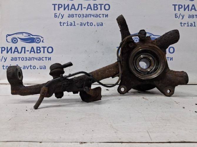 Кулак поворотный левый со ступицей Toyota Prado J120 4.0 1GR-FE 2002 (б/у) Киев - изображение 1