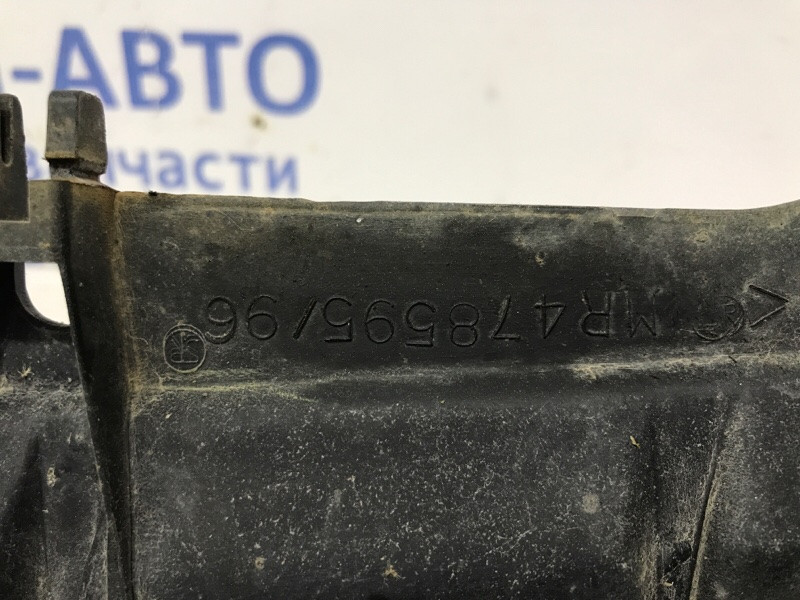 Решетка радиатора Mitsubishi Pajero Sport K9 2.5 DIESEL 4D56 1996 (б/у) Киев - изображение 7