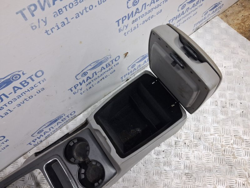 Подлокотник Kia Sorento BL 2.5 DIESEL D4CB 2002 (б/у) Киев - изображение 4