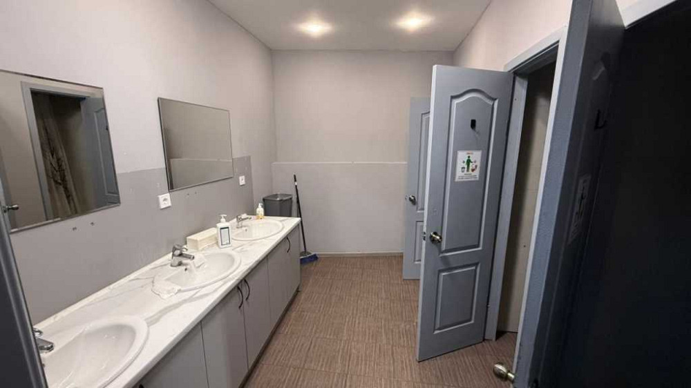 ФАСАД, Магазин / розважальний центр 1800м2, вул. Кирилівська Киев - изображение 5